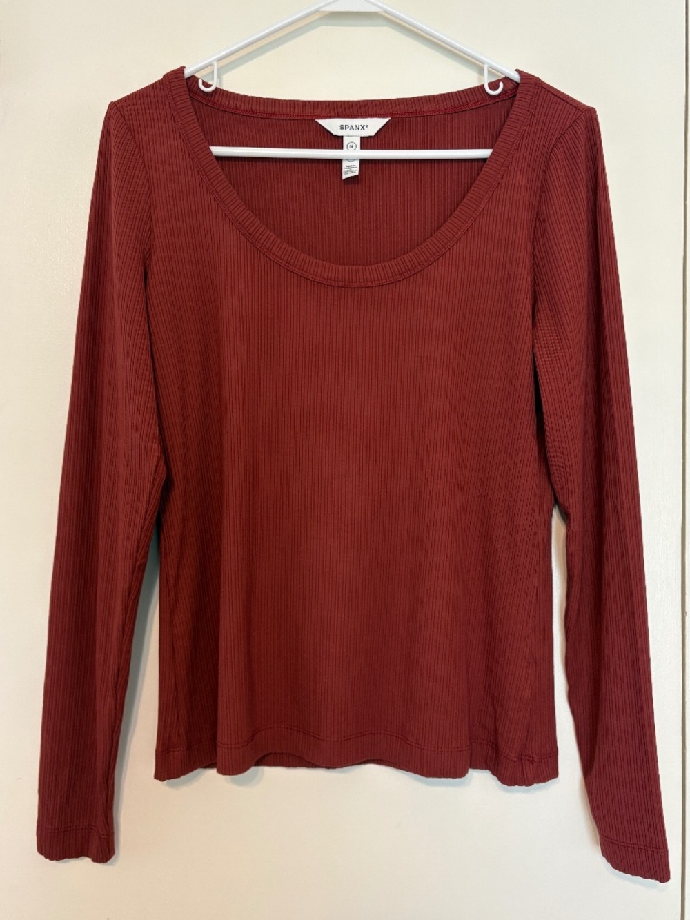 Spanx #20992R Women's L/S Ribbed Scoop-Neck Tee Shirt Top M Rust Red